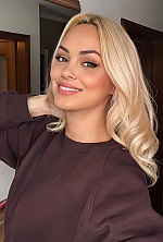 Nadiia , 47 years old – blonde hair,  green eyes from Munich, Germany - Photo 2012655