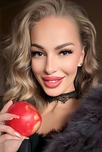 Nina , 34 years old – light brown hair,  blue eyes from Chisinau, Moldova - Photo 2019067