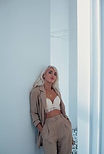 Vladlena , 41 years old – blonde hair,  grey eyes from Los Angeles, United States - Photo 2019274