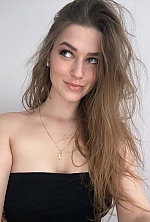 Victoria , 24 years old – light brown hair,  grey eyes from Kyiv, Ukraine - Photo 2084555