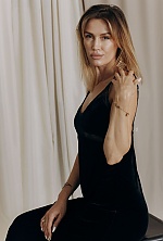 Victoria , 42 years old – light brown hair,  brown eyes from Cherkasy, Ukraine - Photo 2121955