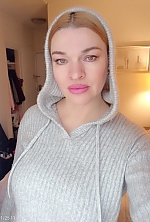 Alena , 48 years old – blonde hair,  green eyes from Perth, Scotland - Photo 1871613