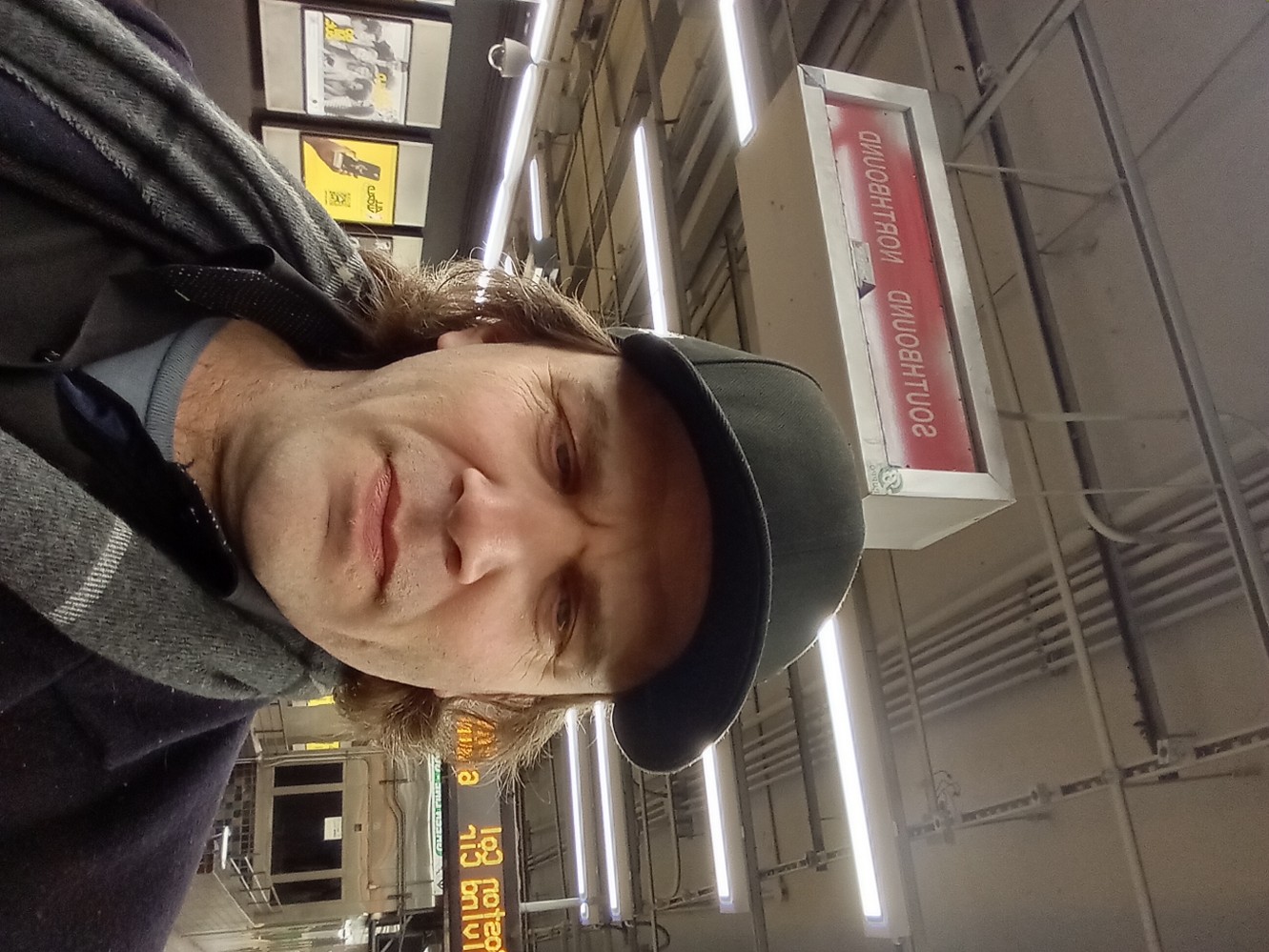 benjamin ruquist, 47 yo | eyes, hair | ID2070352