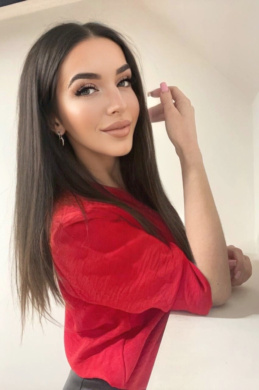 Lilia, 31 yo | brown eyes, brunette hair | ID2384374